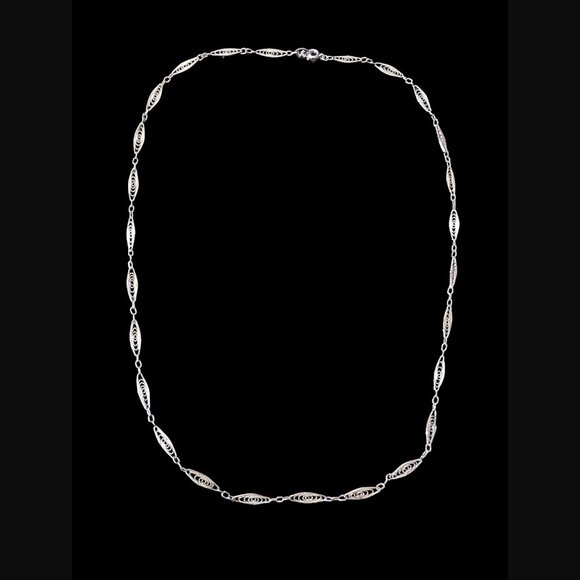 Vintage Trifari 24" Long Filigree Link Silver Tone Necklace - Picture 6 of 8